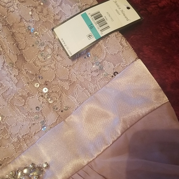 Dress - Picture 4 of 4